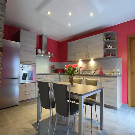 Дом отдыха Pretty With Billart And 2 Bathrooms