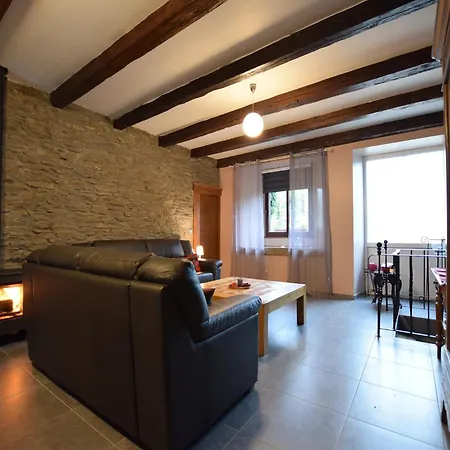 Farmhouse Cottage In The Ardennes With Hot Tub, Billiards & All Modern Comforts Hébergement de vacances