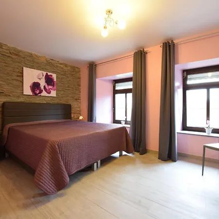 Farmhouse Cottage In The Ardennes With Hot Tub, Billiards & All Modern Comforts * Marfontaine
