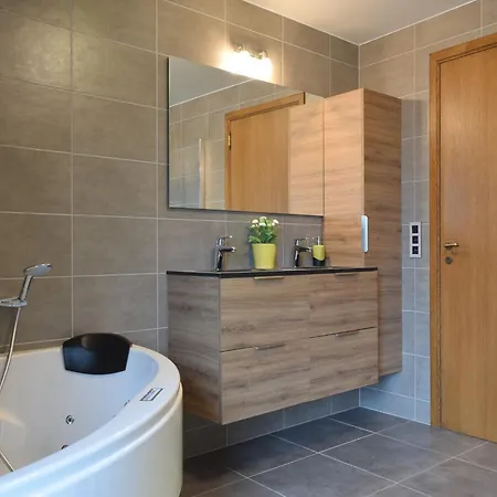 Hébergement de vacances Farmhouse Cottage In The Ardennes With Hot Tub, Billiards & All Modern Comforts Marfontaine