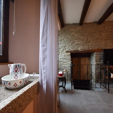 Farmhouse Cottage In The Ardennes With Hot Tub, Billiards & All Modern Comforts Hébergement de vacances *