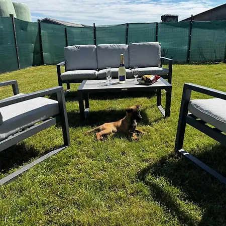 Pretty With Billart And 2 Bathrooms *