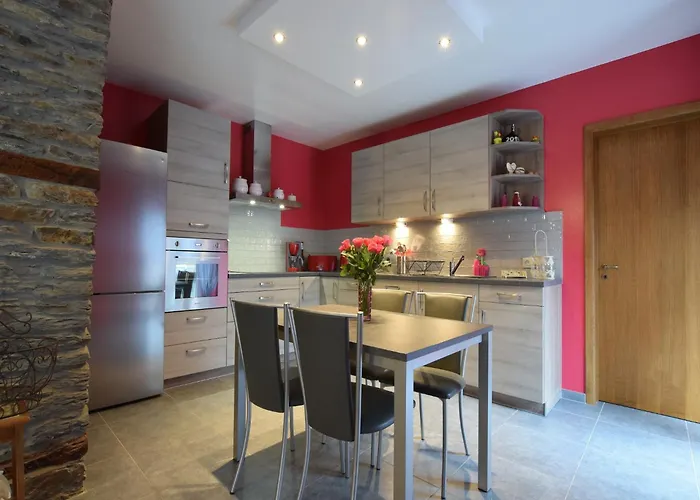 Дом отдыха Pretty With Billart And 2 Bathrooms