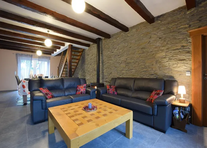 Pretty With Billart And 2 Bathrooms